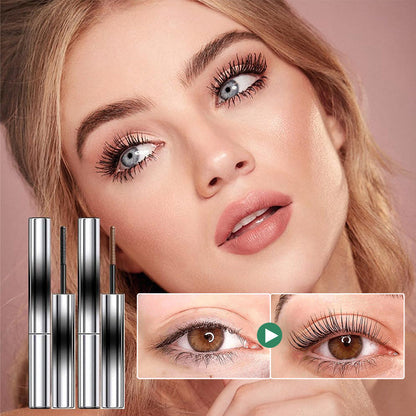 ✨ Iron Wand Mascara ✨ is long and curly without smudging