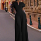 Damen V-Ausschnitt Weites Bein Jumpsuit mit Knopfdetail – Büro bis Abend