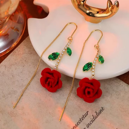 🌹 JETZT 50 % RABATT! 💎 Rote Rosen-Ohrstecker mit Kristallstiel – zartes Design, leicht und perfekt für romantische Anlässe oder den eleganten Alltag ✨