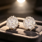 🌸💎 50% RABATT! Elegante Funkelnde Blumen-Ohrstecker – Zirkonia-Besatz, nickelfrei & zeitlos – Perfekt für Hochzeit, Abend & Alltag ✨
