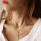 🎉 NUR FÜR KURZE ZEIT 50% RABATT! ✝️ Strahlende Kreuz-Halskette – Gedrehte Kette, Blütenglänzen & Kubischer Zirkonia-Brillanz ✨